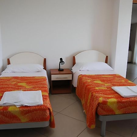 Eu Ropa Hotel Nereto Экстерьер фото