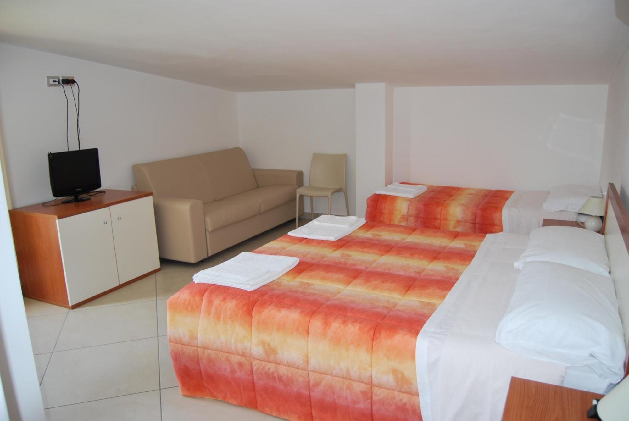 Eu Ropa Hotel Nereto Экстерьер фото